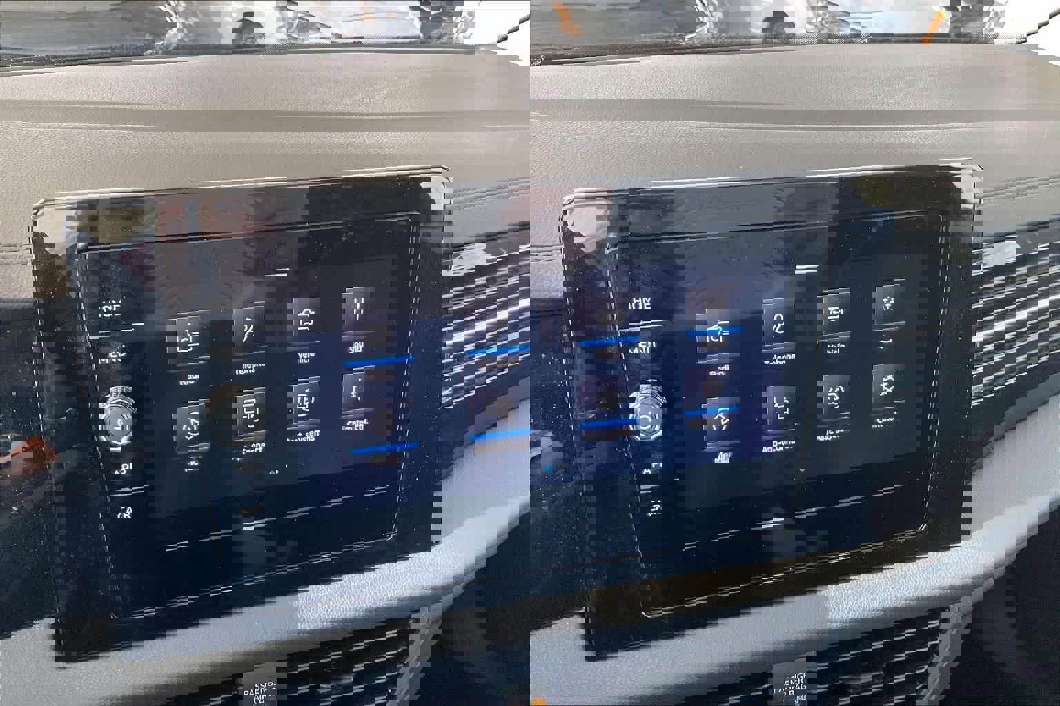 Used 2025 Volkswagen Jetta S image 31