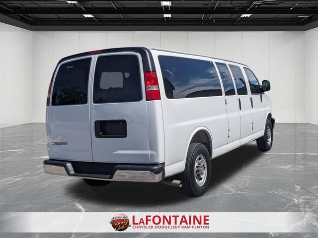 Used 2025 Chevrolet Express 3500 LT w/ LT Preferred Equipment Group RWD image 5