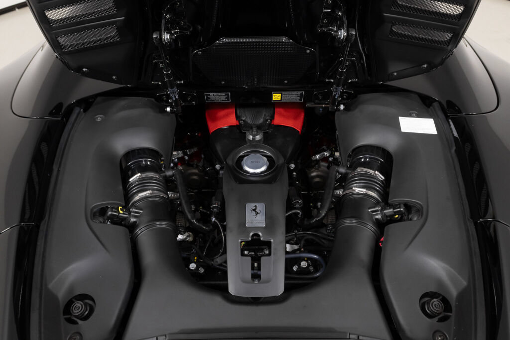 Used 2022 Ferrari F8 Tributo RWD image 19