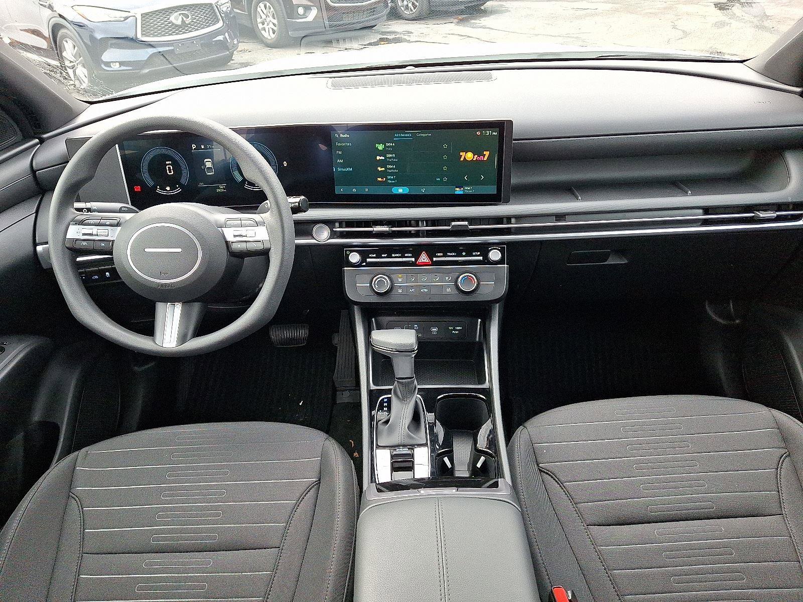 Used 2025 Hyundai Santa Cruz SE image 11