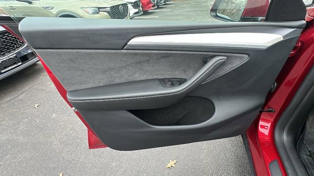 Used 2024 Tesla Model Y Long Range image 19