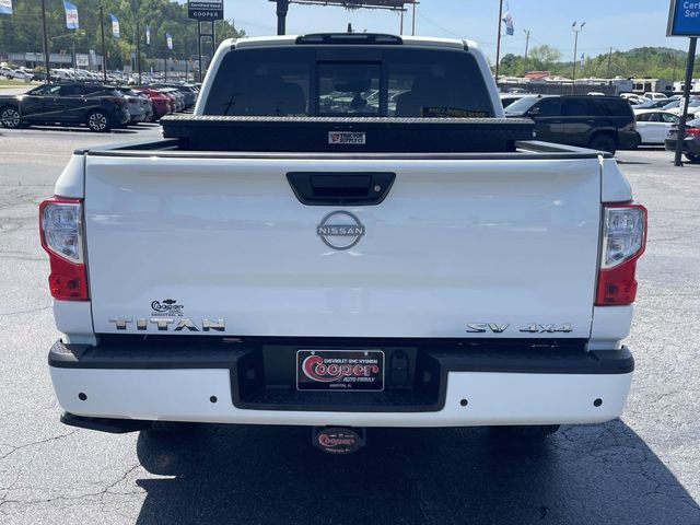 Used 2024 Nissan Titan SV w/ SV Convenience Package image 3