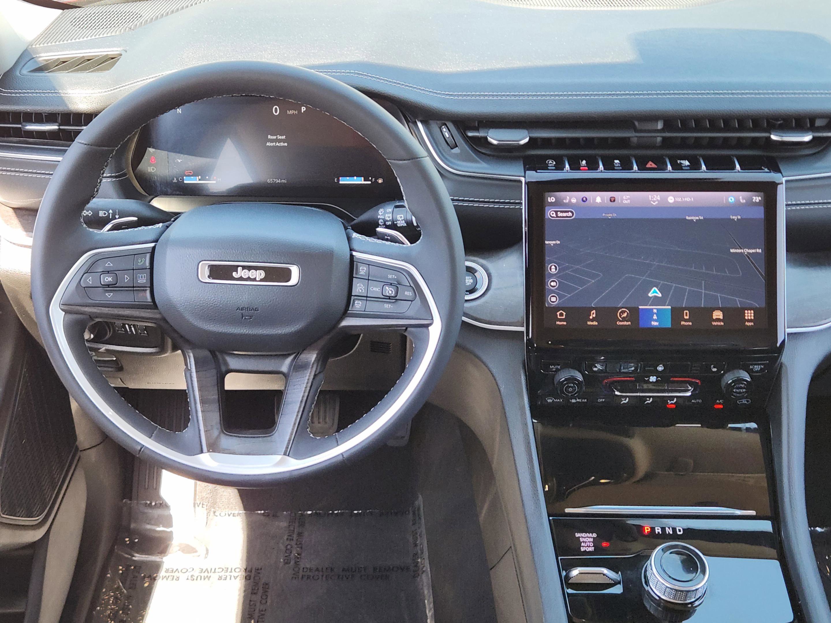 Used 2023 Jeep Grand Cherokee Limited w/ Black Appearance Package image 22