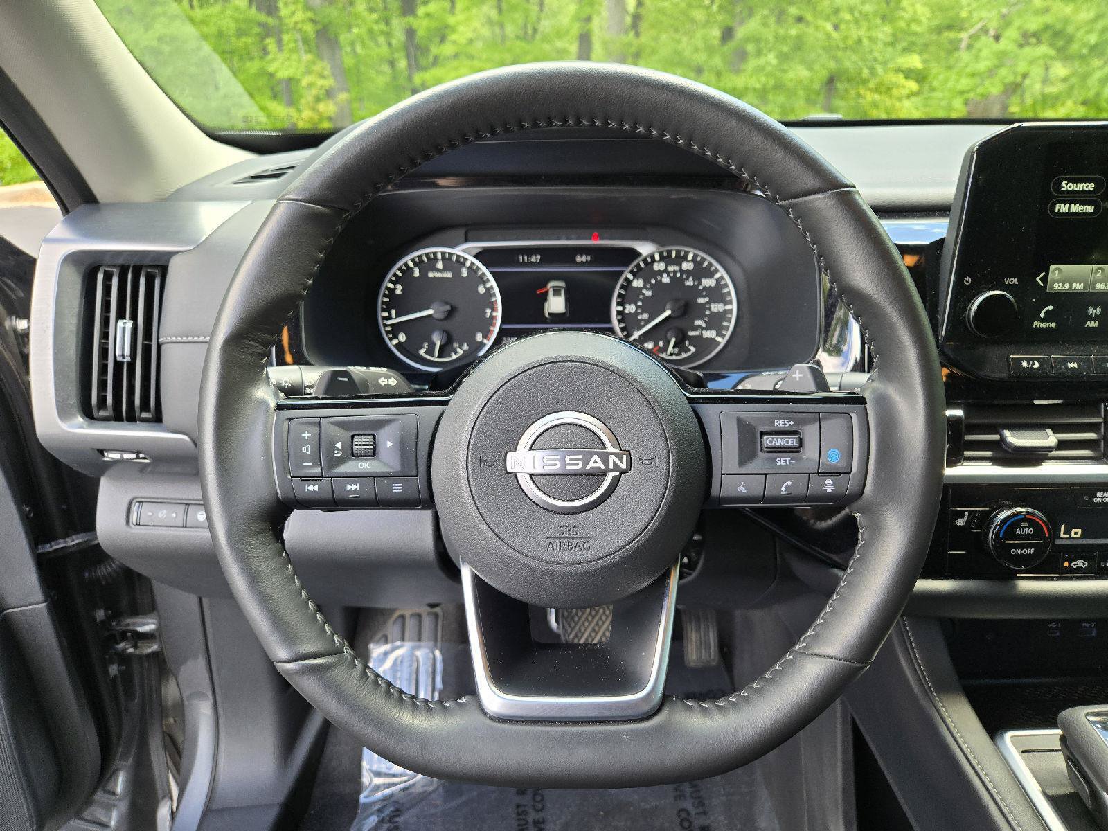 Used 2025 Nissan Pathfinder SL AWD/4WD image 17