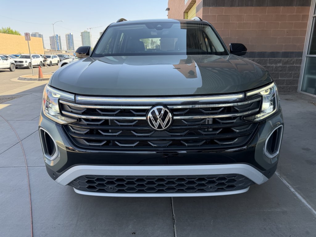 Used 2024 Volkswagen Atlas Peak Edition SEL AWD/4WD image 10