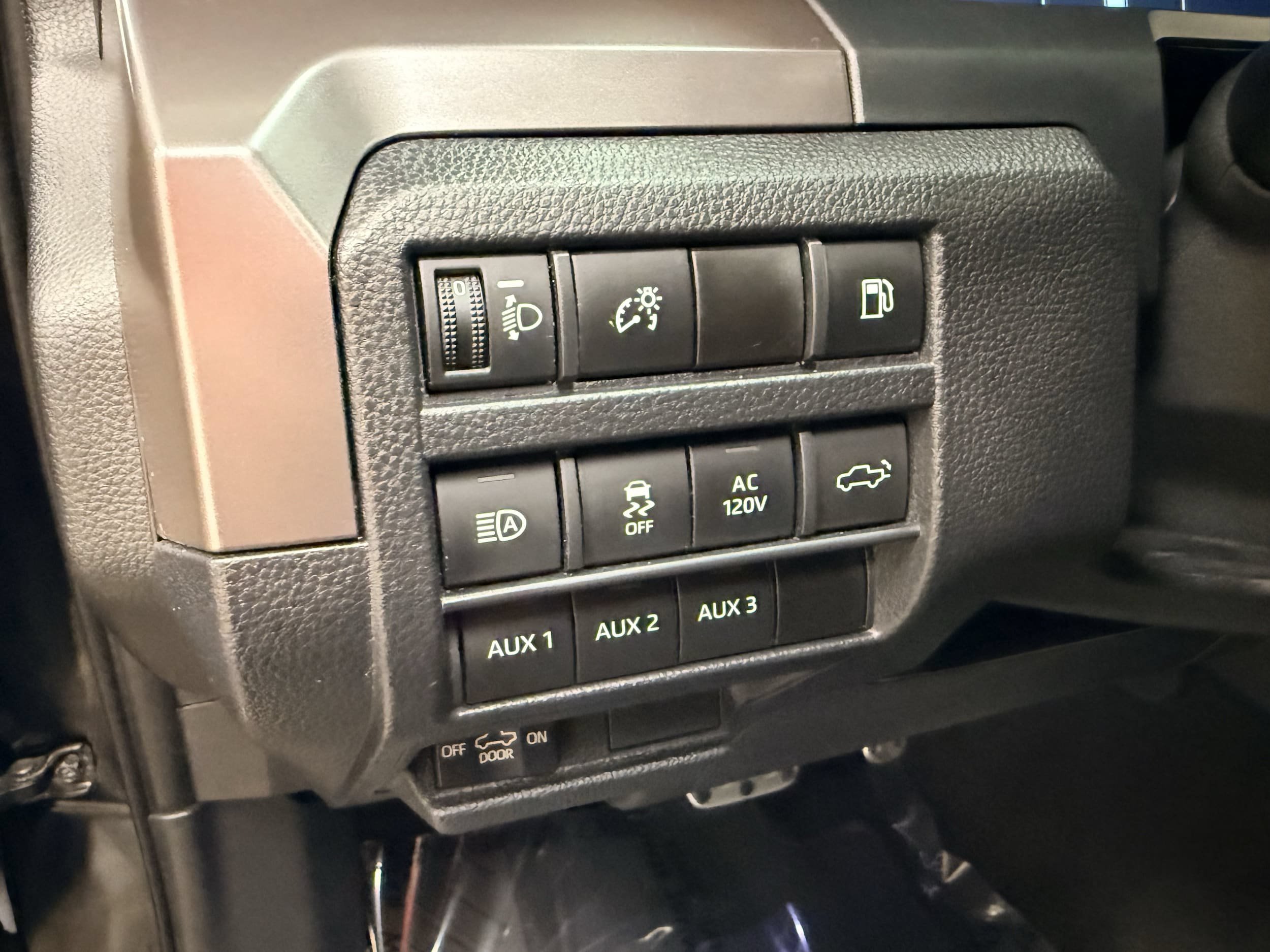 Used 2024 Toyota Tacoma TRD Sport w/ TRD Sport Premium Package AWD/4WD image 10