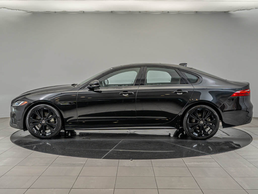 Used 2024 Jaguar XF R-Dynamic SE AWD/4WD image 8