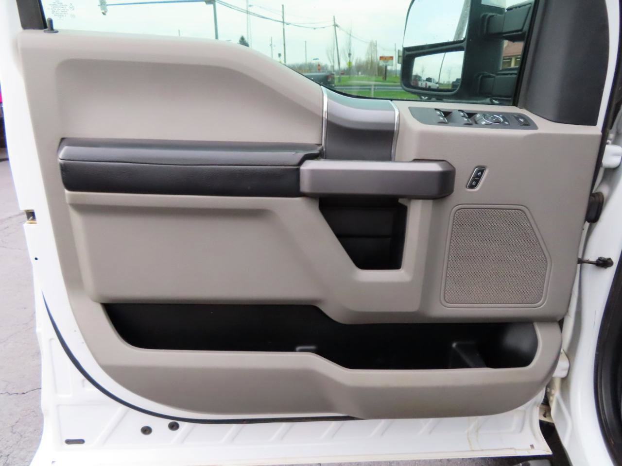 Used 2018 Ford F250 XLT w/ XLT Premium Package image 27