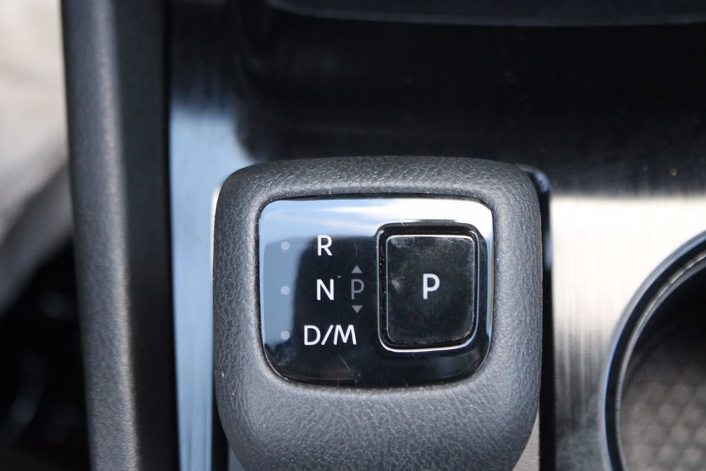 Used 2023 Nissan Rogue SV image 24