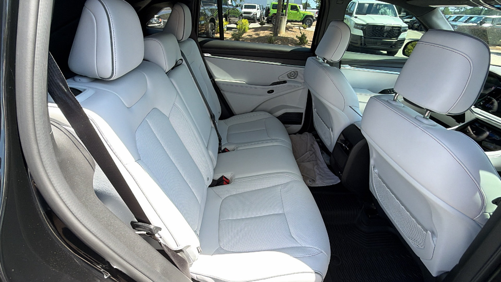 Used 2025 Jeep Wagoneer S Limited AWD/4WD image 22