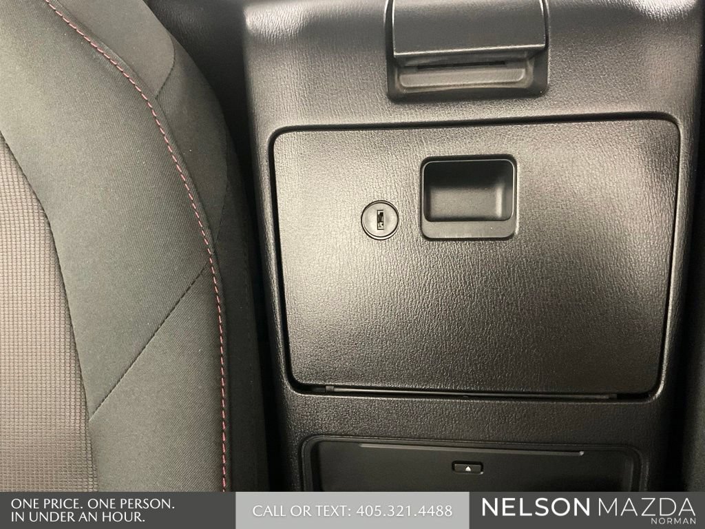 Used 2018 MAZDA MX-5 Miata Club RWD image 31