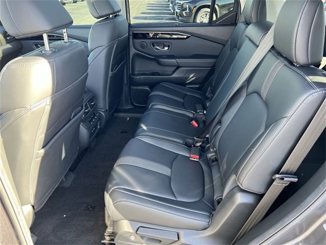 Used 2025 Honda Pilot Touring image 24