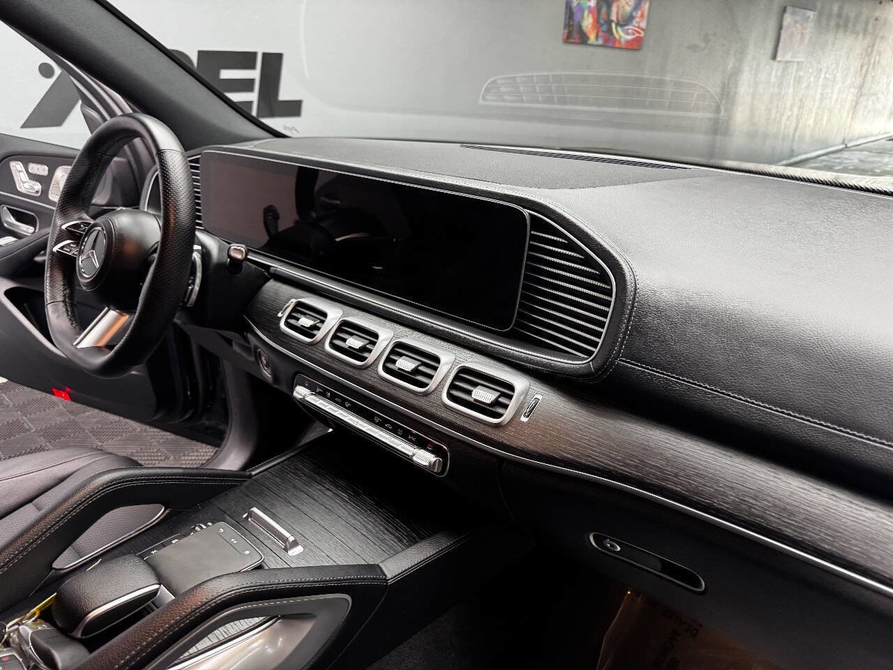 Used 2025 Mercedes-Benz GLS 450 4MATIC image 54