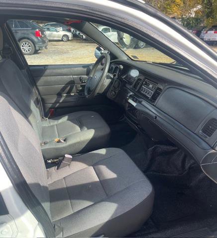 Used 2009 Ford Crown Victoria Police Interceptor image 6