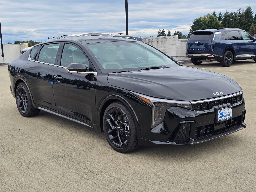 New 2026 Kia K4 GT-Line Turbo FWD image 3