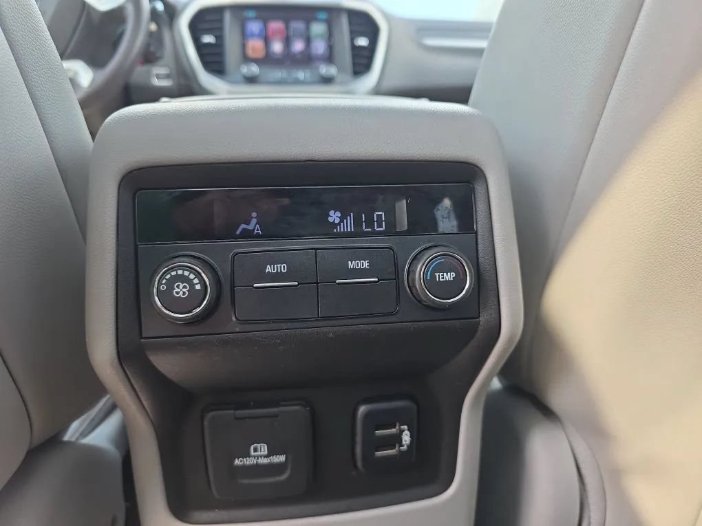 Used 2017 GMC Acadia SLT w/ LPO, Floor Liner Package FWD image 44