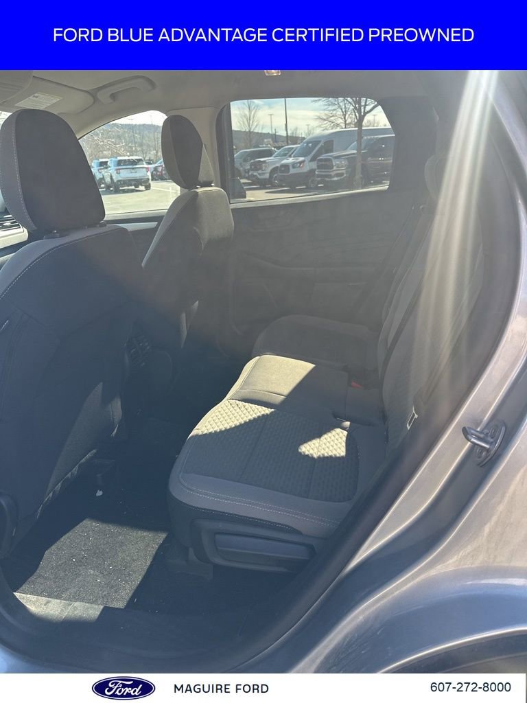 Certified 2022 Ford Escape SE w/ SE Sport Appearance Package image 9