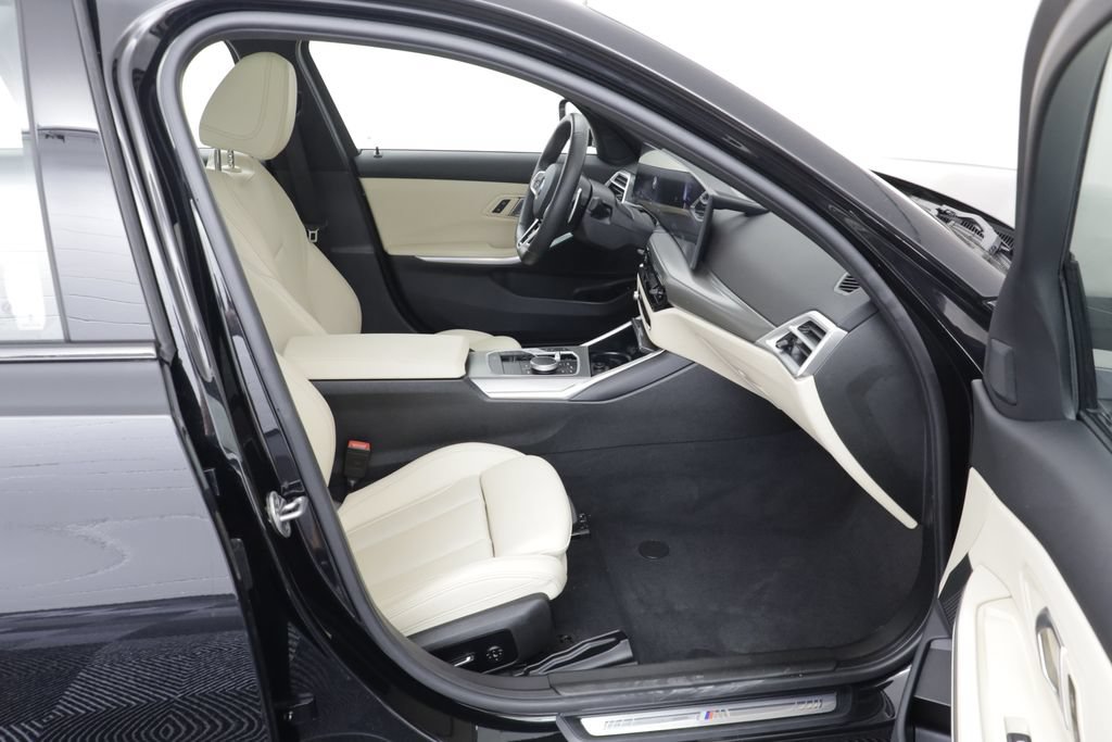 Used 2026 BMW 330i xDrive Sedan AWD/4WD image 19
