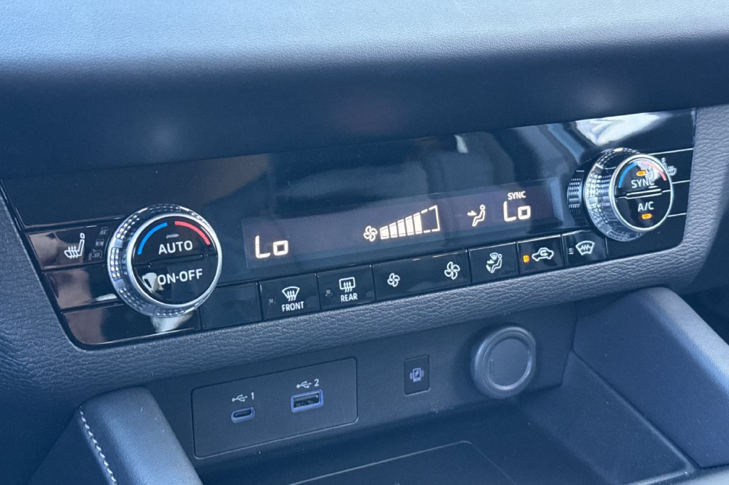 New 2026 Nissan Rogue SL AWD/4WD image 17
