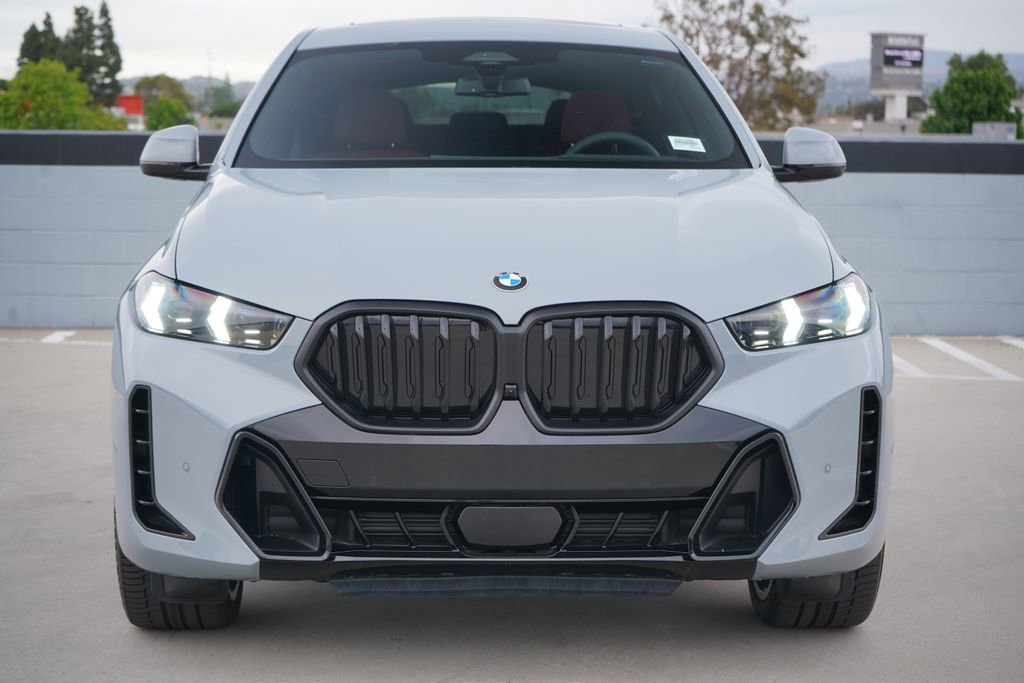 New 2026 BMW X6 xDrive40i w/ Climate Comfort Package image 2