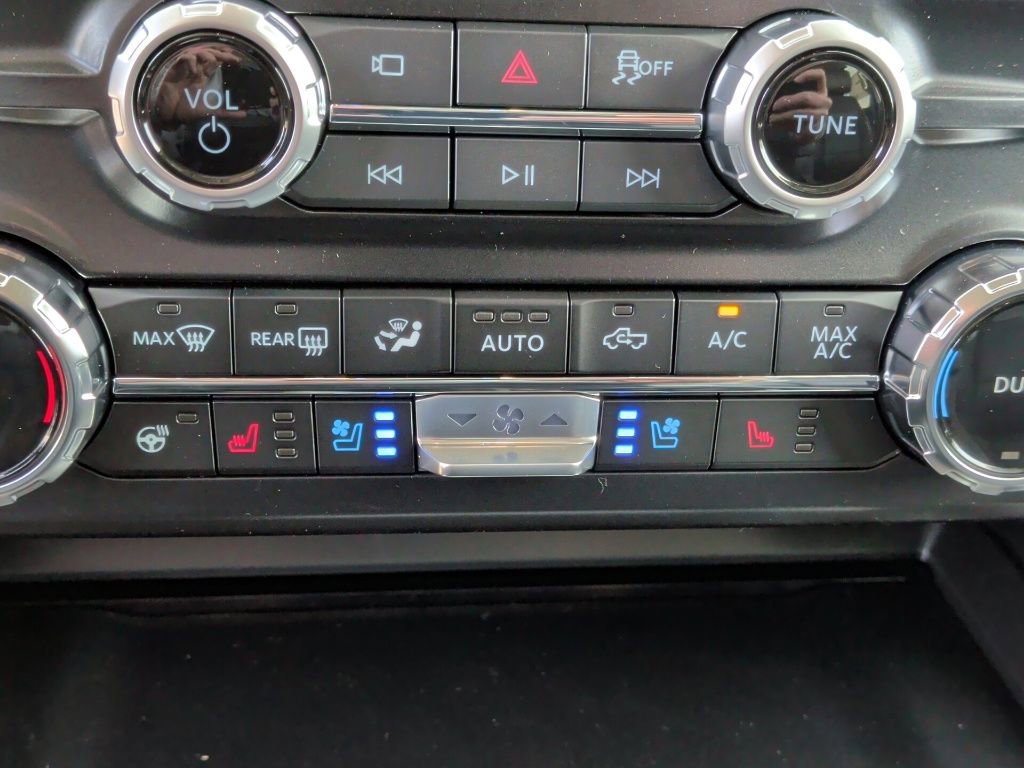 New 2026 Ford F250 Lariat w/ Chrome Package image 29