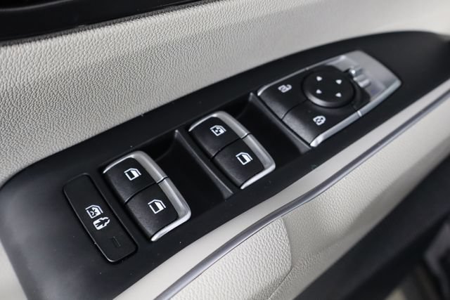 Used 2023 Kia Sorento S w/ Panoramic Sunroof Package FWD image 20