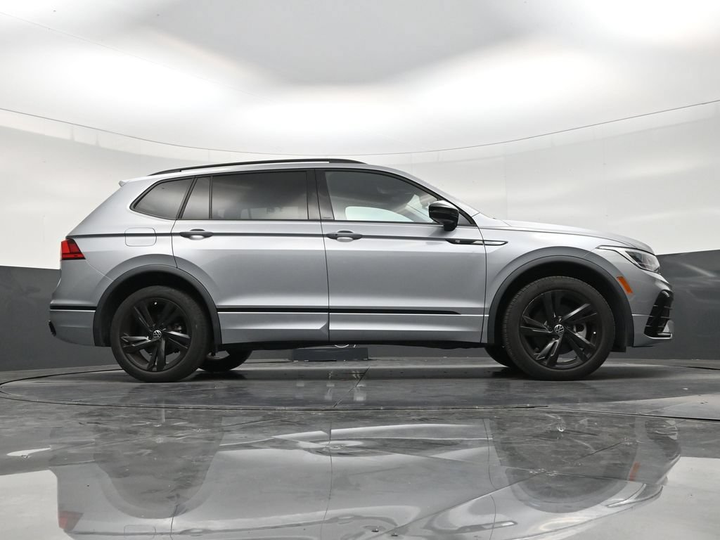 Used 2023 Volkswagen Tiguan SE R-Line FWD image 25