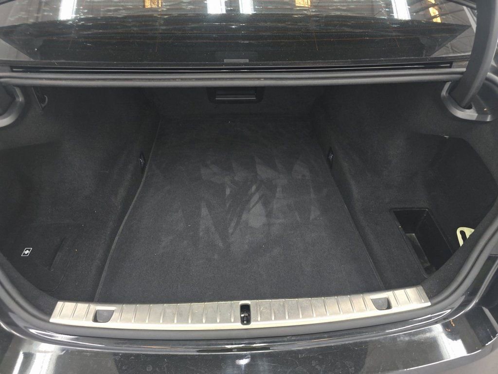 Used 2021 BMW 740i w/ M Sport Package image 27