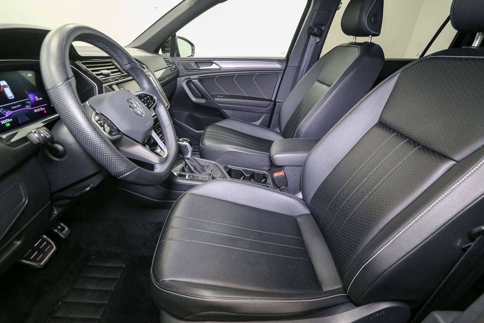 Certified 2024 Volkswagen Tiguan SE R-Line AWD/4WD image 49