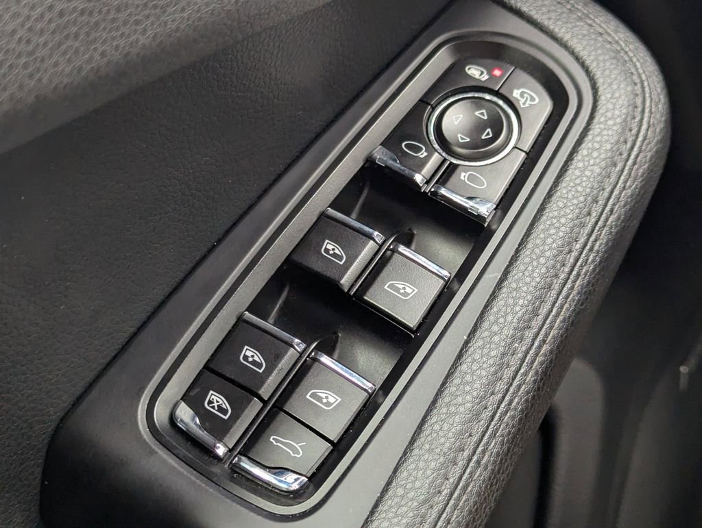 Used 2021 Porsche Macan S w/ Premium Package Plus image 18