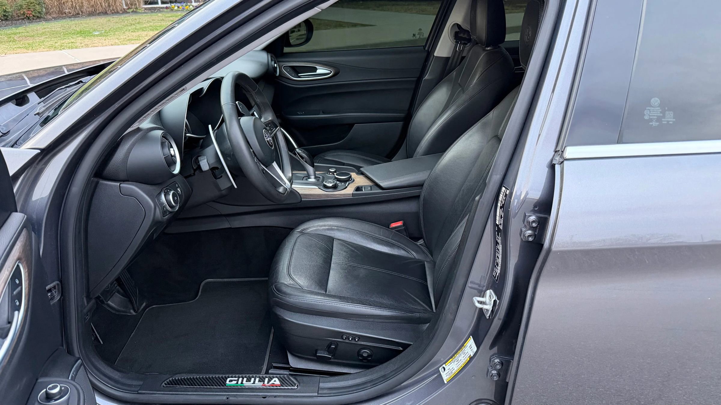 Used 2017 Alfa Romeo Giulia Ti w/ TI Performance Package image 3