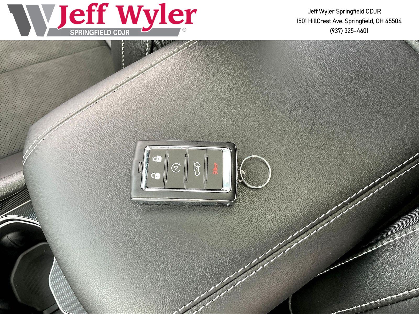 New 2025 Jeep Grand Cherokee 4WD image 24