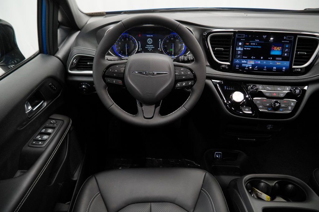 New 2026 Chrysler Pacifica Select w/ S Appearance Package image 19