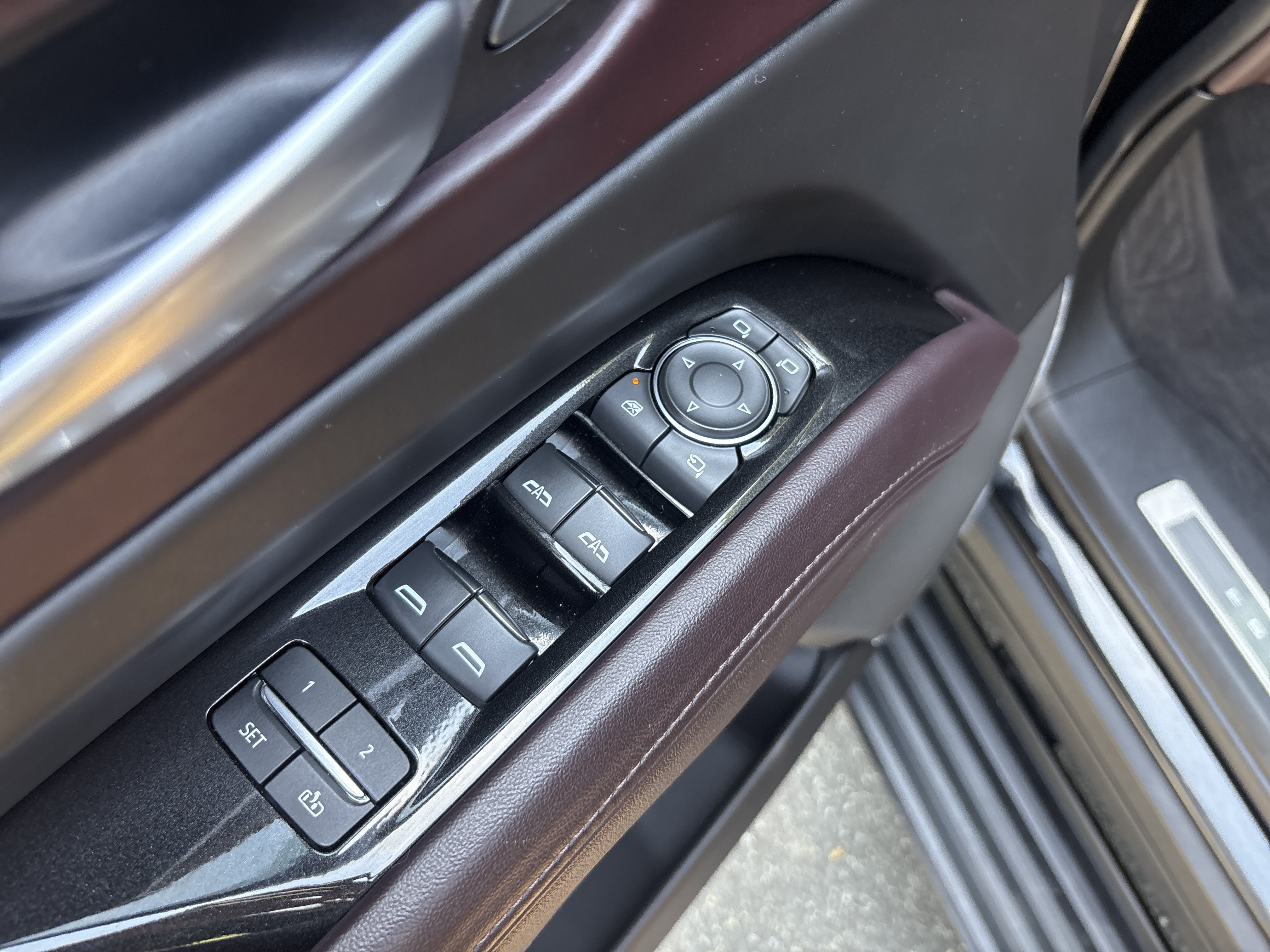 Used 2023 Cadillac Escalade Premium Luxury Platinum w/ LPO, Floor Liner Package AWD/4WD image 10