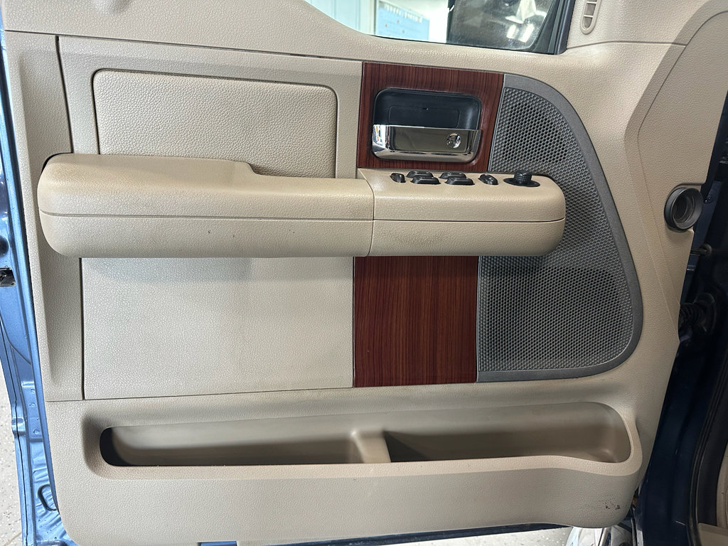 Used 2006 Ford F150 Lariat image 11