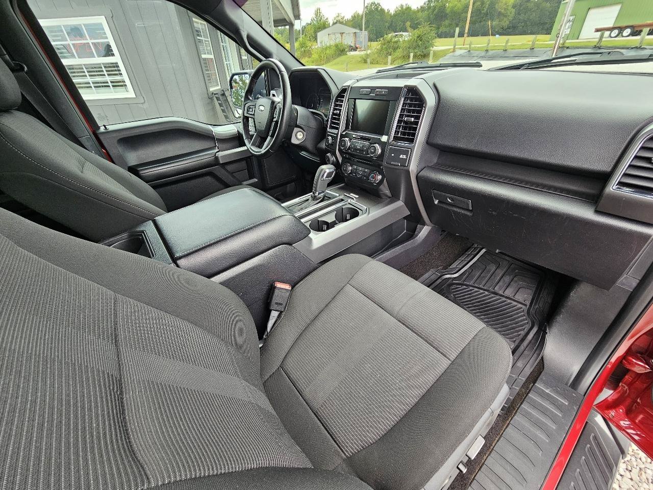 Used 2017 Ford F150 XLT w/ Equipment Group 302A Luxury AWD/4WD image 33