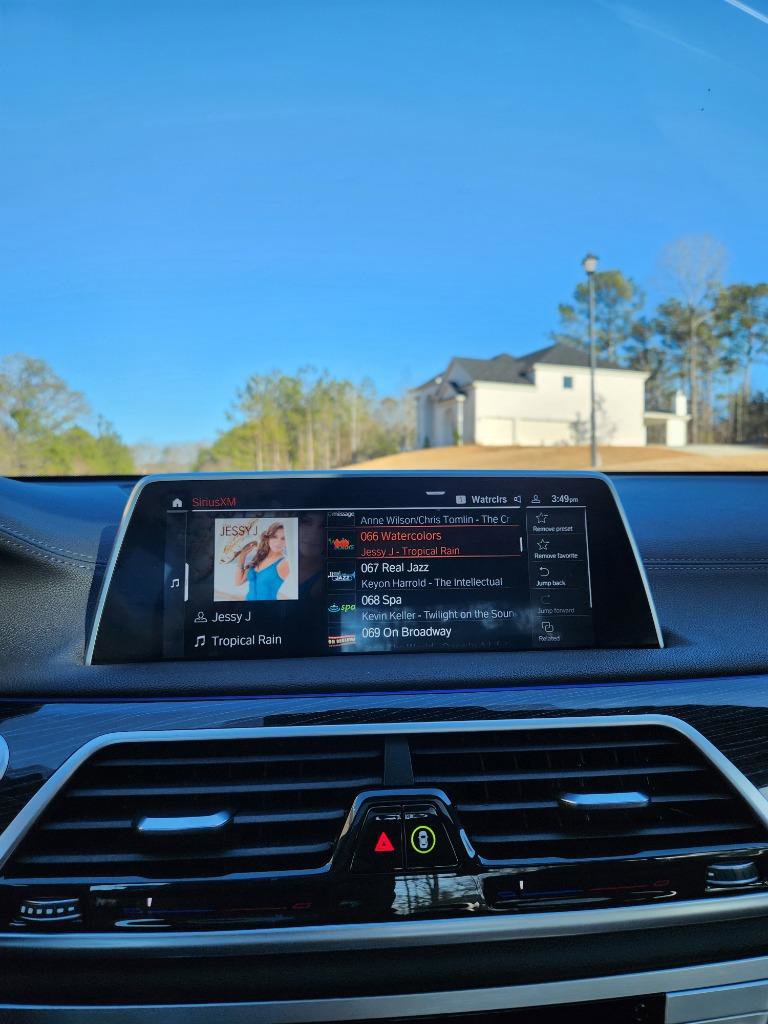 Used 2022 BMW 750i xDrive w/ M Sport Package image 37