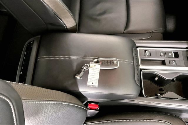 Used 2025 Nissan Pathfinder SL image 32