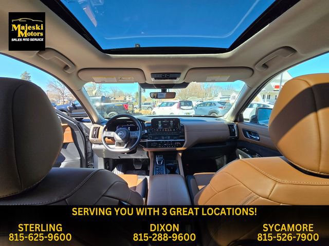Used 2025 Nissan Pathfinder Platinum image 33