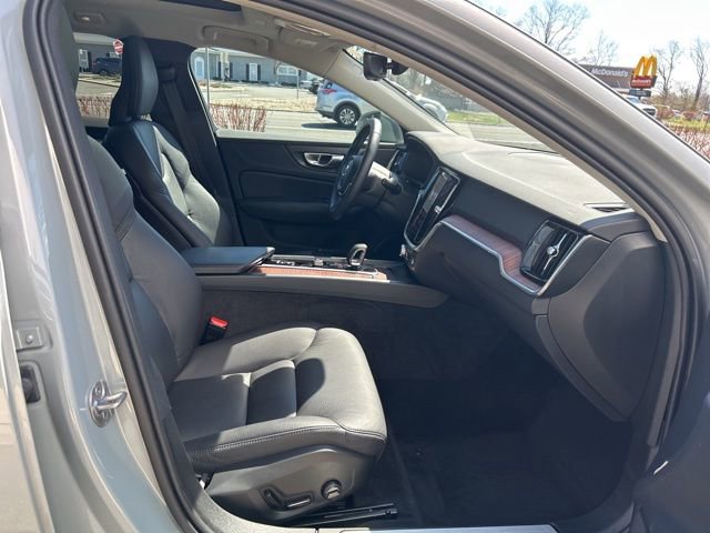 Certified 2025 Volvo V60 B5 Cross Country Plus AWD/4WD image 15