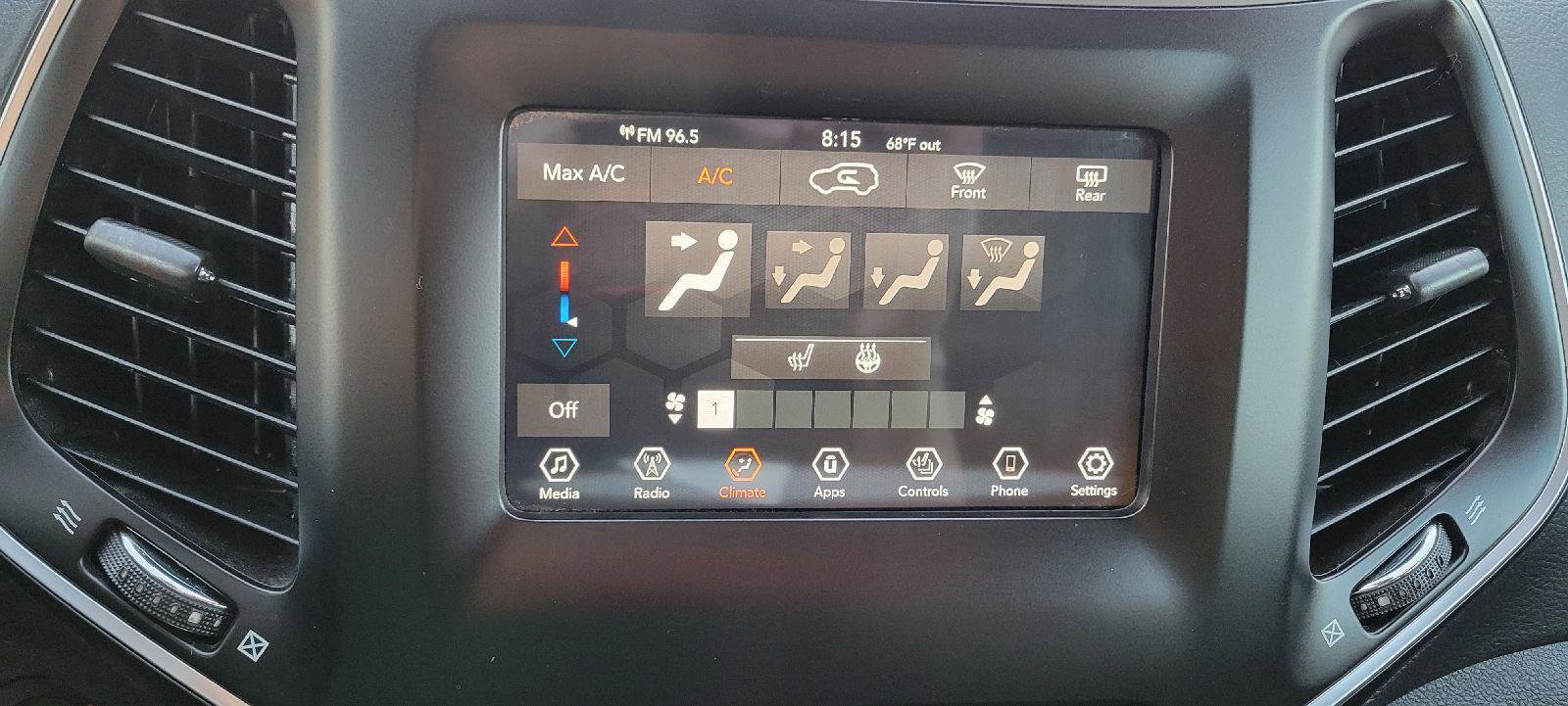 Used 2019 Jeep Cherokee Latitude Plus w/ Cold Weather Group image 18