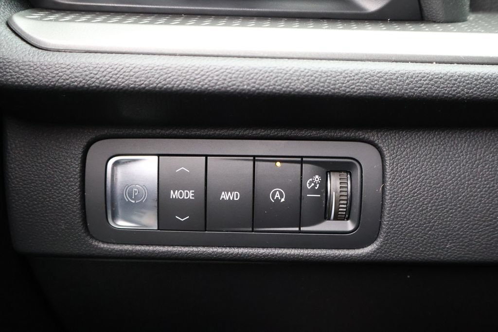 Used 2026 Chevrolet Traverse LT w/ Driver Confidence Package AWD/4WD image 36