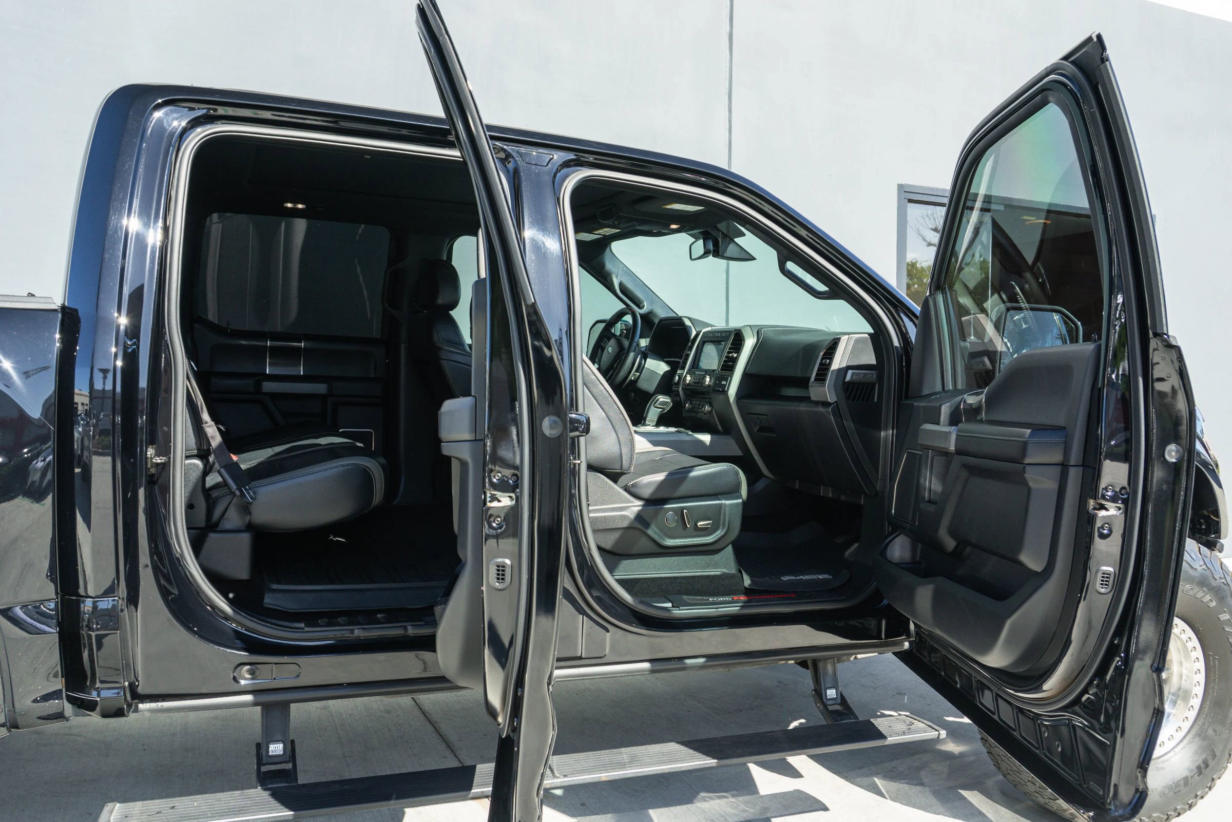 Used 2017 Ford F150 Raptor w/ Equipment Group 802A Luxury AWD/4WD image 50