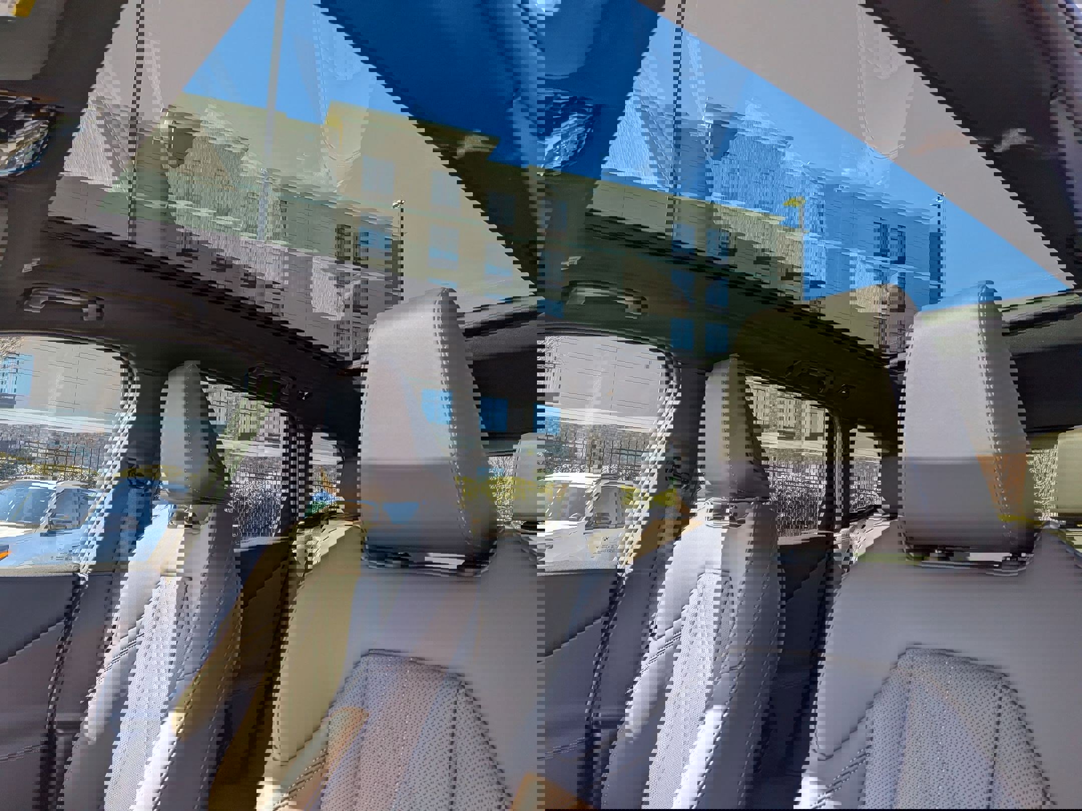 Used 2025 BMW X3 xDrive30i w/ Convenience Package image 16