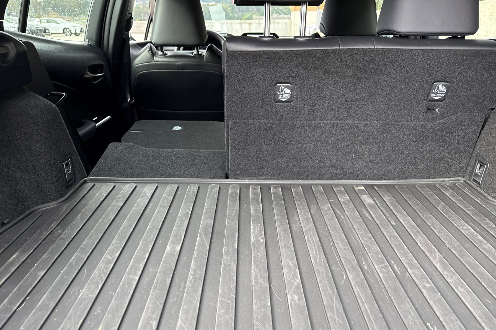 Certified 2025 Lexus UX 300h FWD w/ Accessory Package (Z2) image 32