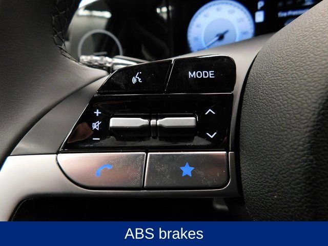 Certified 2025 Hyundai Elantra SEL image 28