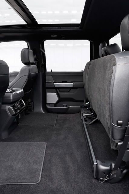 Used 2023 Ford F150 Lariat w/ Equipment Group 502A High image 13