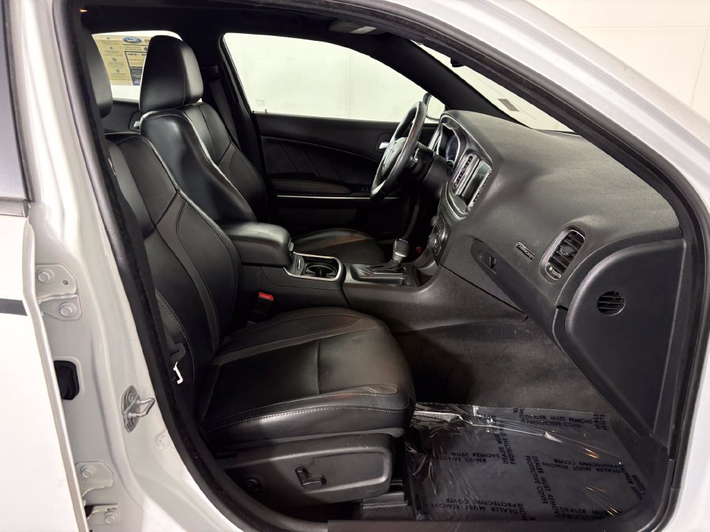 Used 2015 Dodge Charger SXT w/ AWD Premium Group image 34