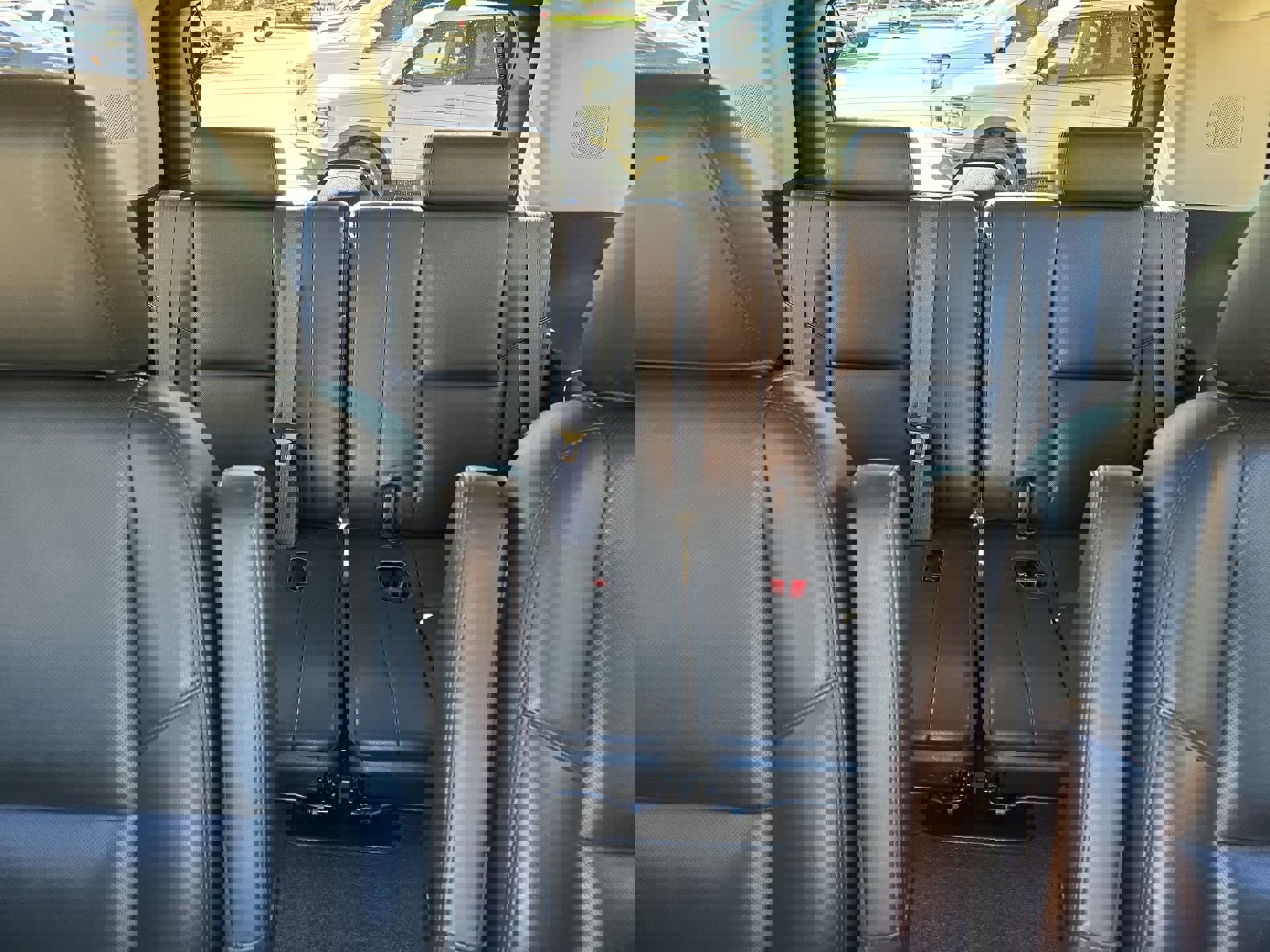 Used 2013 GMC Yukon Denali image 23