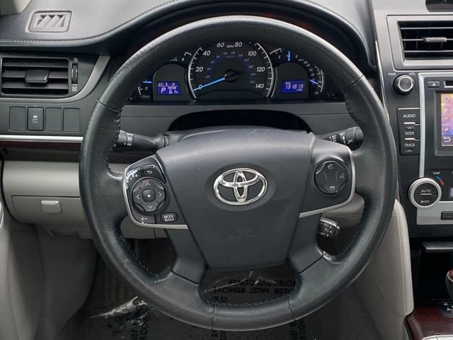 Used 2014 Toyota Camry XLE w/ Leather Package FWD image 9